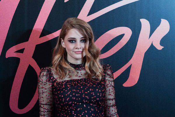 Josephine Langford attrice nel film After nelle sale cinematografiche dall'11 aprile