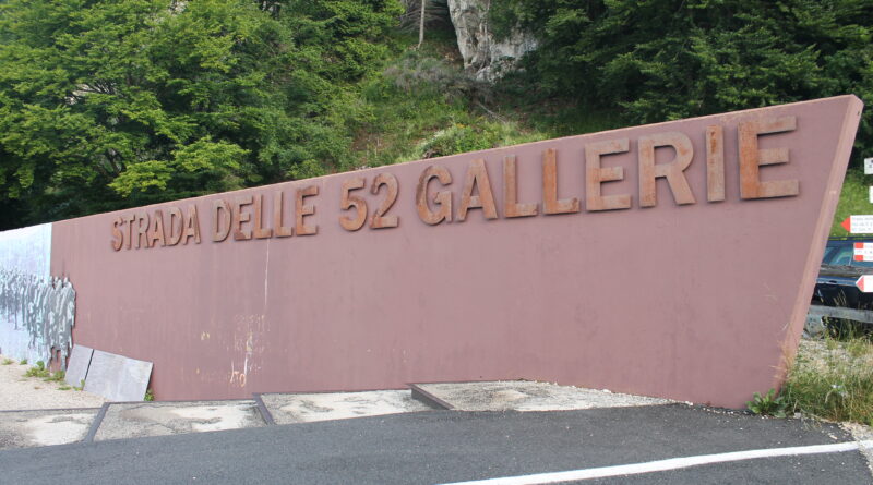 Strada delle 52 gallerie